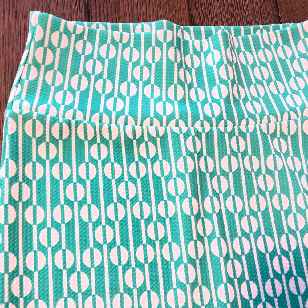 Lularoe Cassie - Picture 1 of 4
